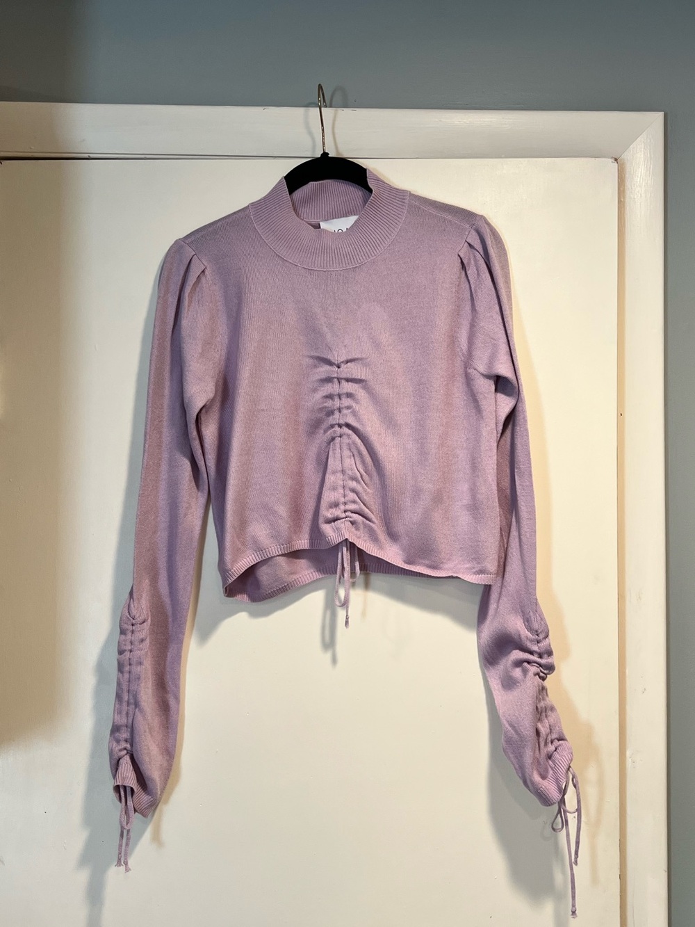 Women’s Lavender Ruched Crop Sweater. Size XS. NWT.